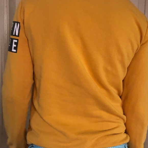 Yellow Crewneck - Picture 4 of 4